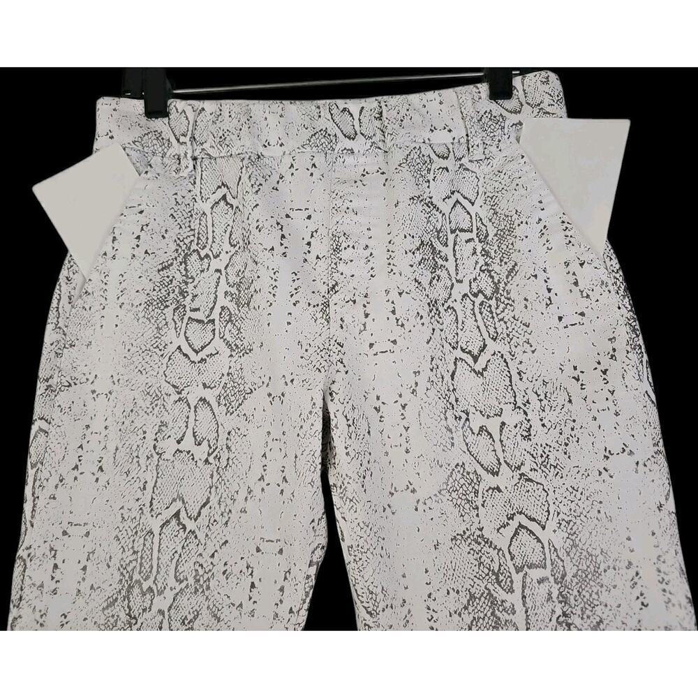 Flog ~Woman Size 29~ White Silver Animal Print Pull On Pants Stretch. - Picture 7 of 12